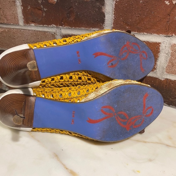 Poetic License Raffia Woven Heels Pear Art Artsy Statement Shoes - Adorable! - Picture 7 of 10